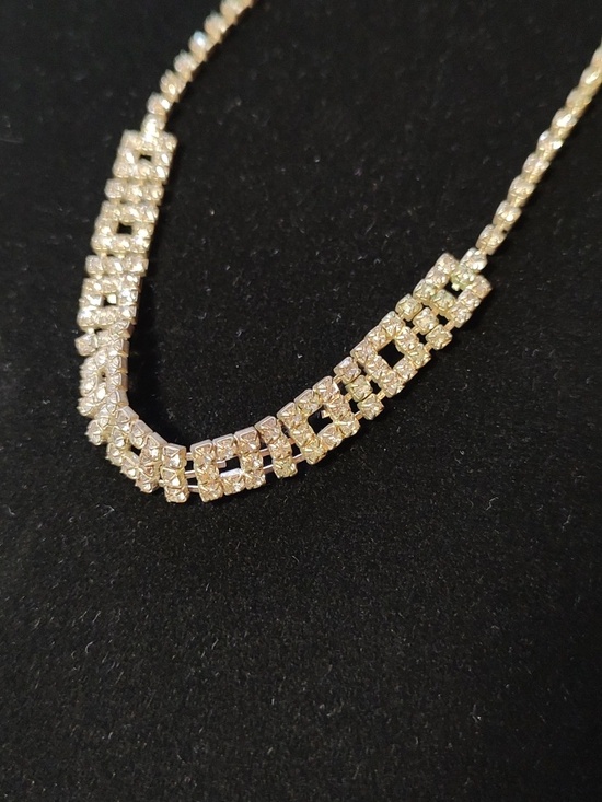 Rhinestone Chocker - Picture 5 of 6